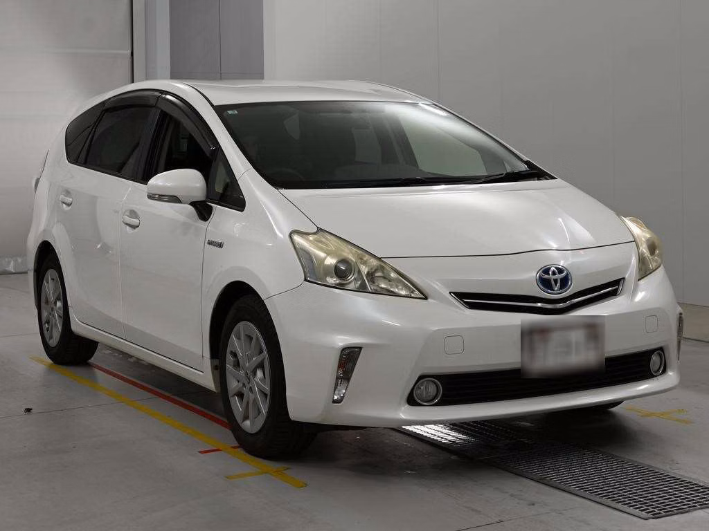 TOYOTA PRIUS ALPHA