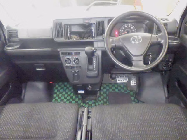TOYOTA PIXIS VAN