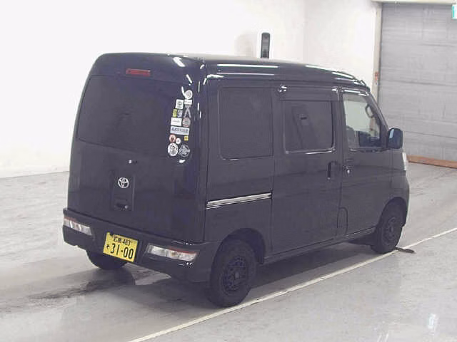 TOYOTA PIXIS VAN