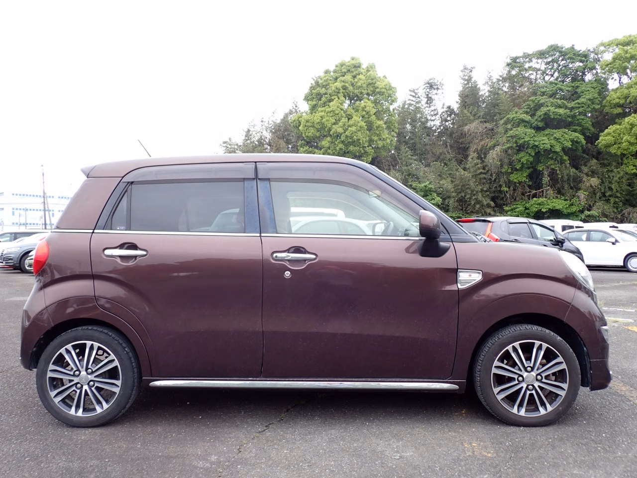 DAIHATSU CAST