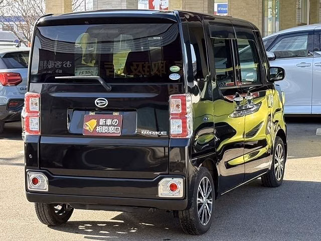 DAIHATSU WAKE