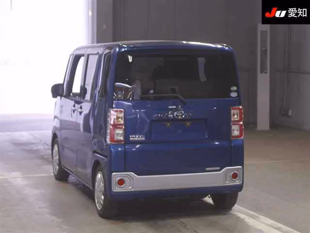 TOYOTA PIXIS MEGA