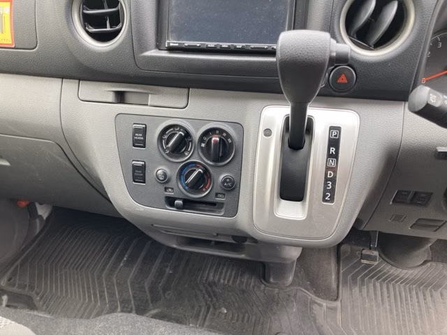 NISSAN NV350 CARAVAN