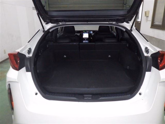 TOYOTA PRIUS PHV