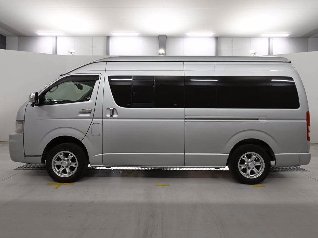 TOYOTA REGIUS ACE