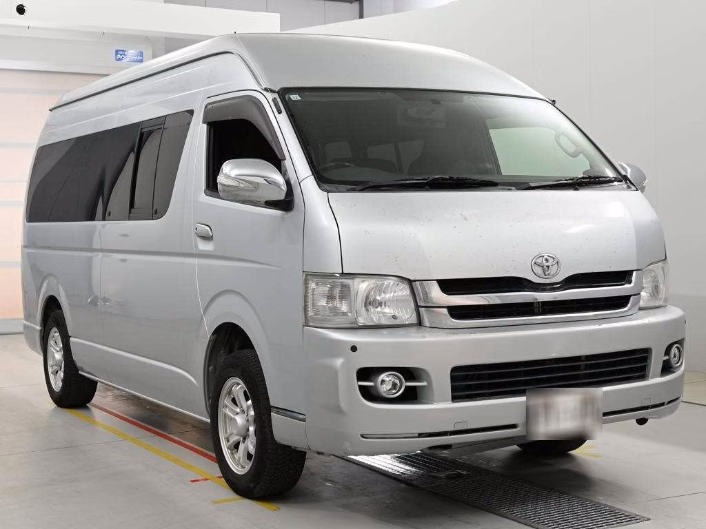 TOYOTA REGIUS ACE