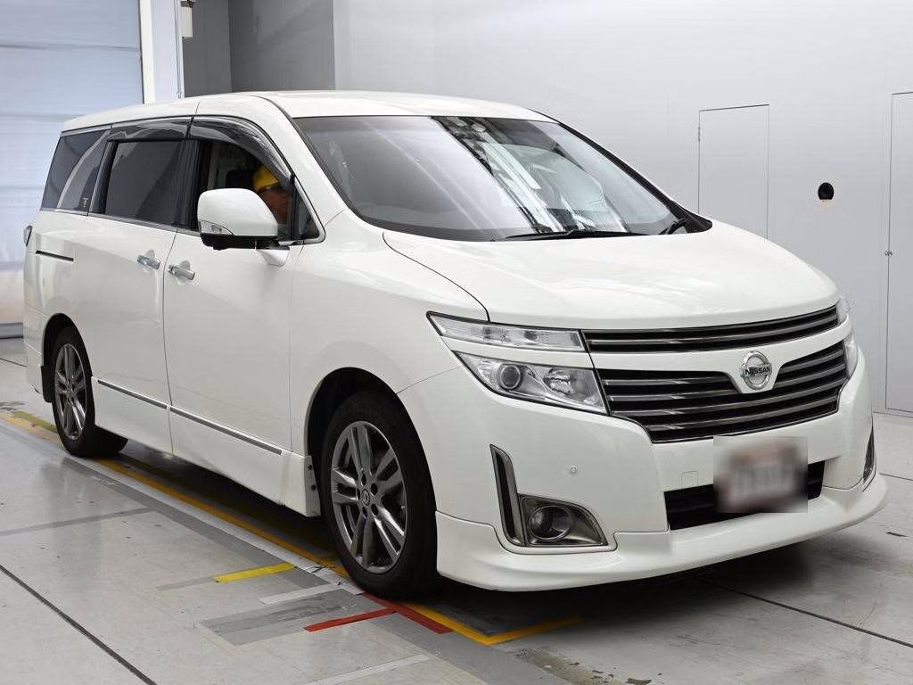 NISSAN ELGRAND