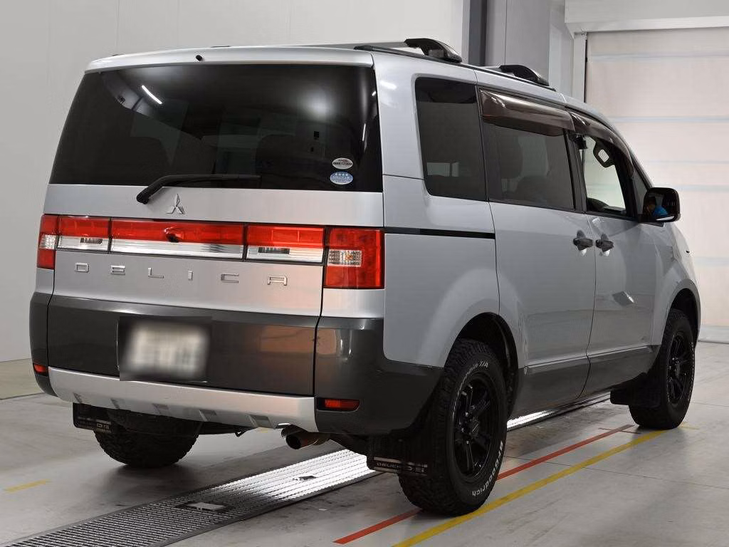 MITSUBISHI DELICA D:5