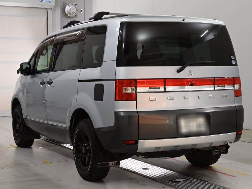 MITSUBISHI DELICA D:5