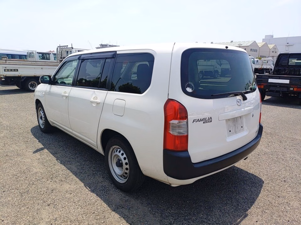 MAZDA FAMILIA