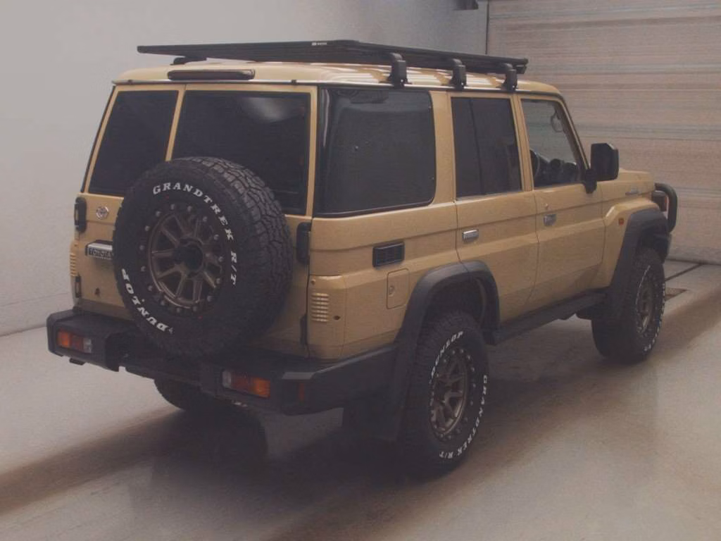 TOYOTA LAND CRUISER