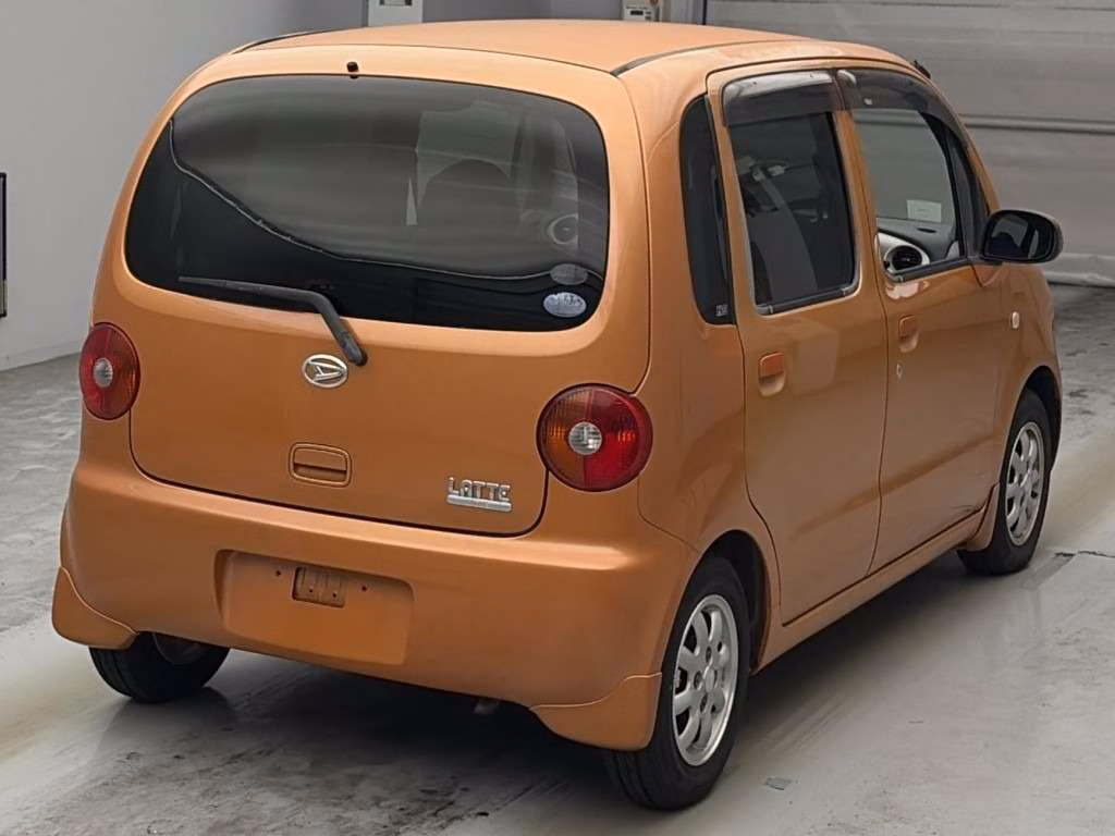 DAIHATSU MOVE LATTE