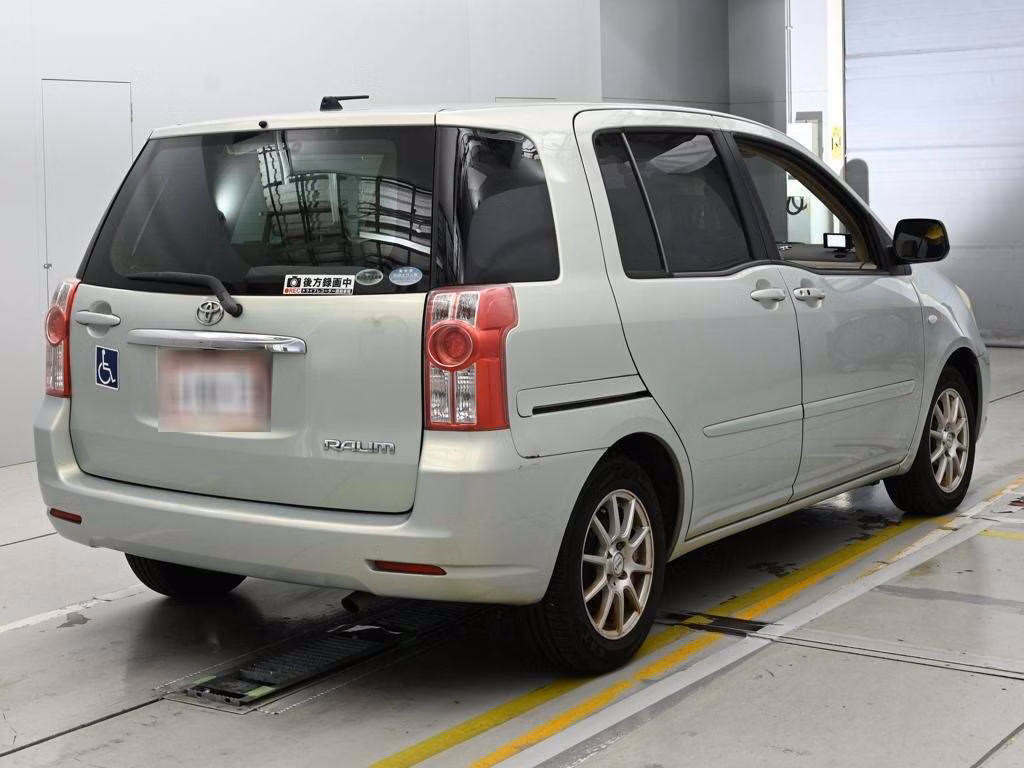 TOYOTA RAUM