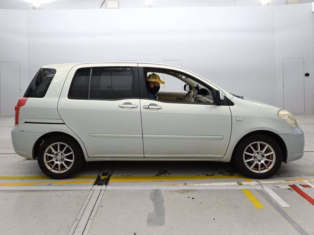 TOYOTA RAUM