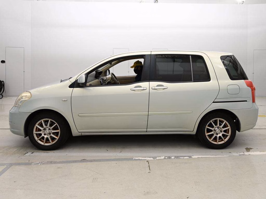 TOYOTA RAUM