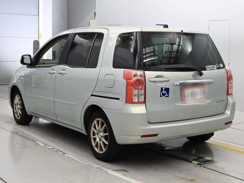 TOYOTA RAUM