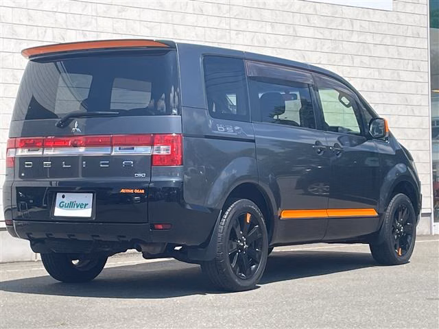 MITSUBISHI DELICA D:5