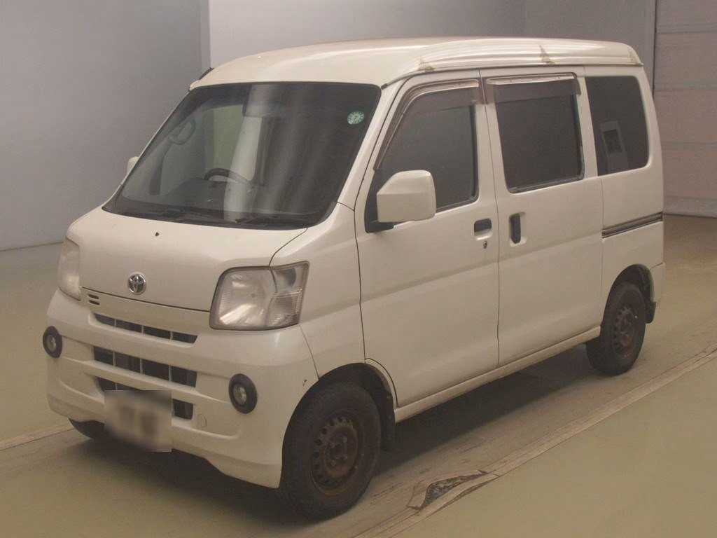 TOYOTA PIXIS VAN