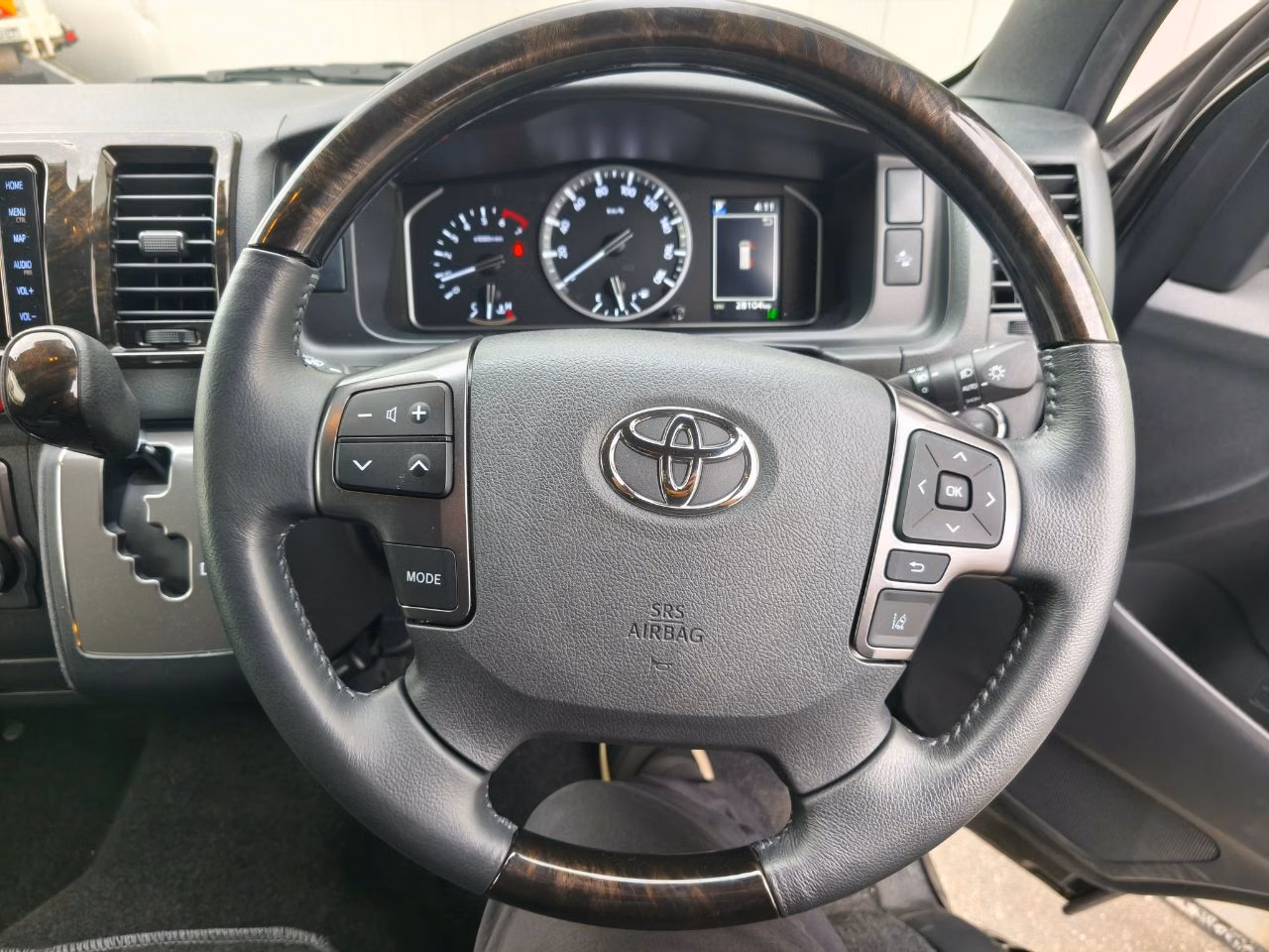 TOYOTA REGIUS ACE