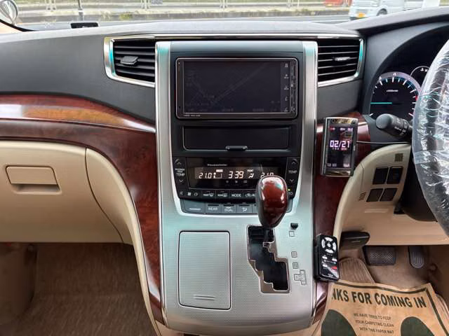 TOYOTA ALPHARD