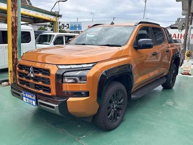 MITSUBISHI TRITON