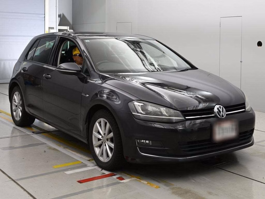 VOLKSWAGEN GOLF