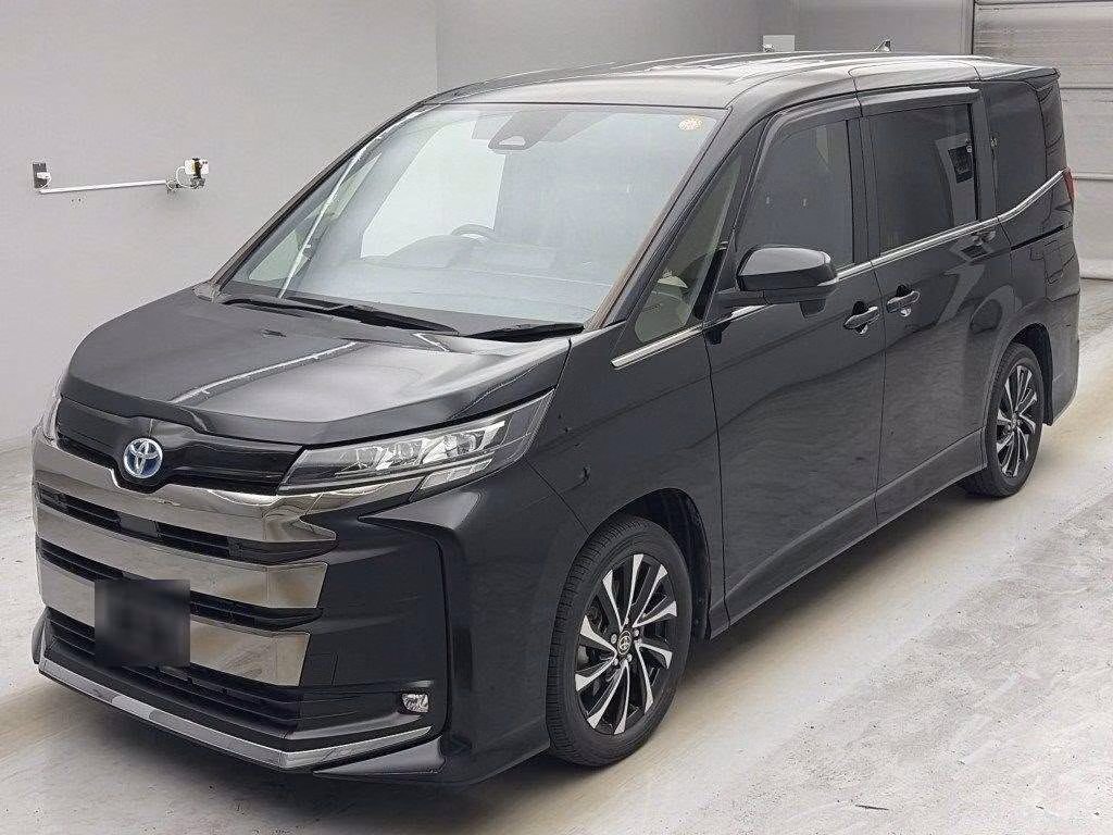 TOYOTA NOAH