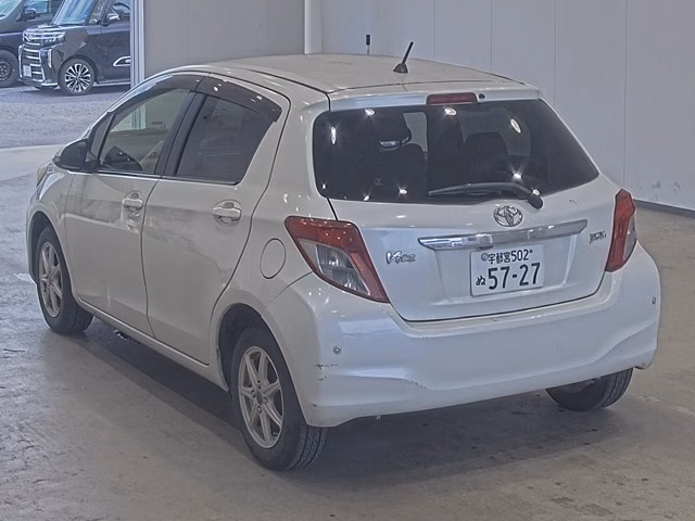 TOYOTA VITZ