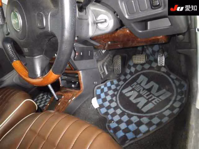 DAIHATSU MIRA GINO 1000
