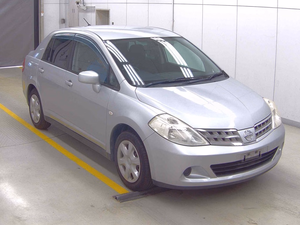 NISSAN TIIDA LATIO