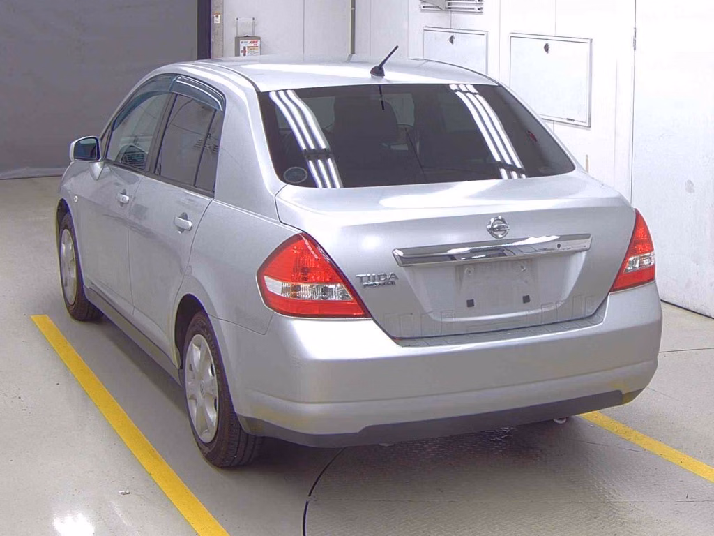 NISSAN TIIDA LATIO