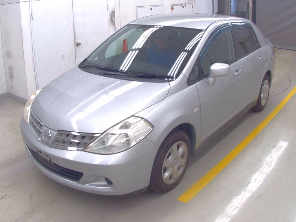 NISSAN TIIDA LATIO