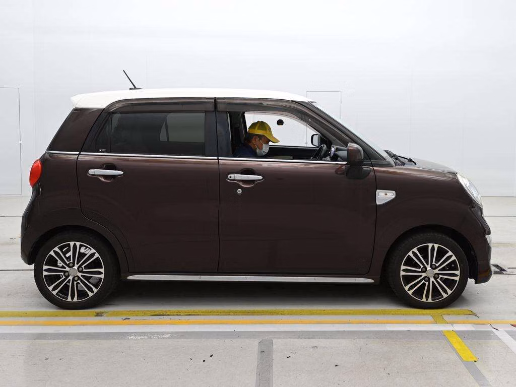 DAIHATSU CAST
