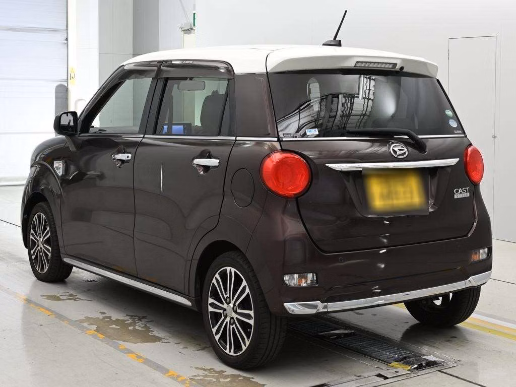 DAIHATSU CAST
