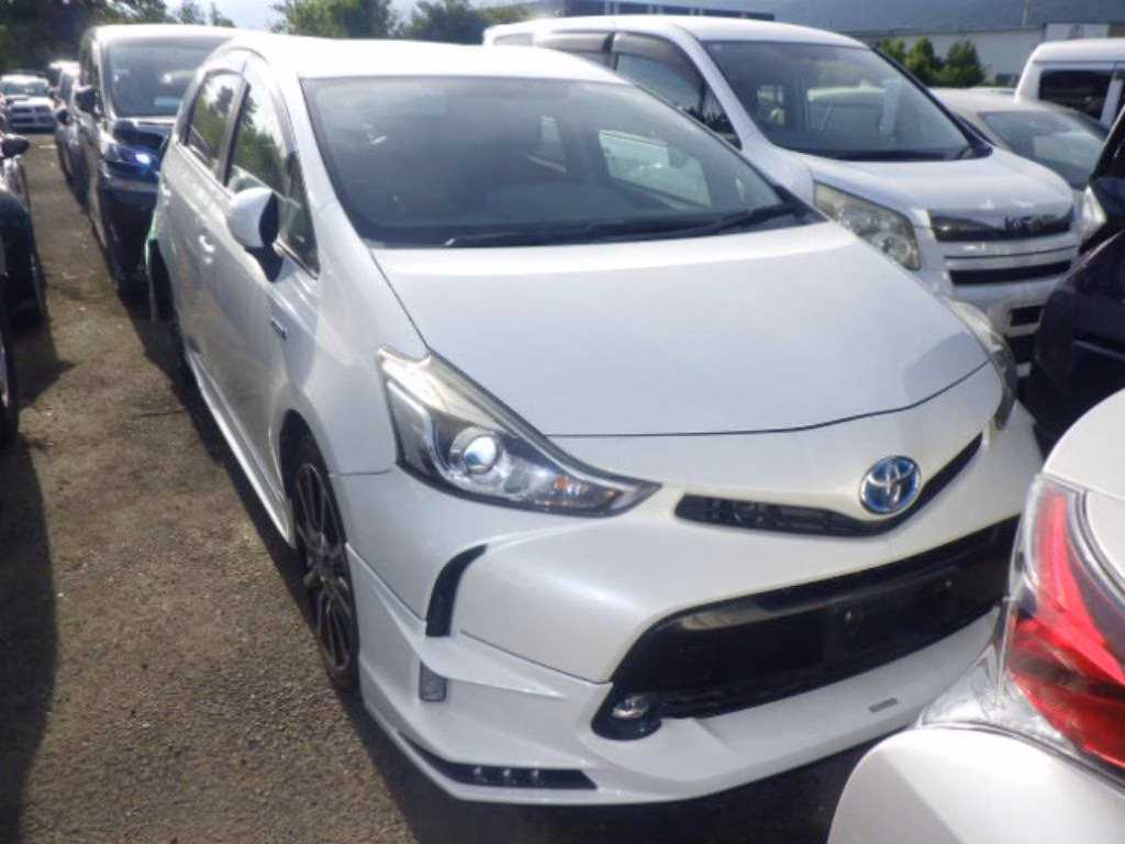 TOYOTA PRIUS ALPHA