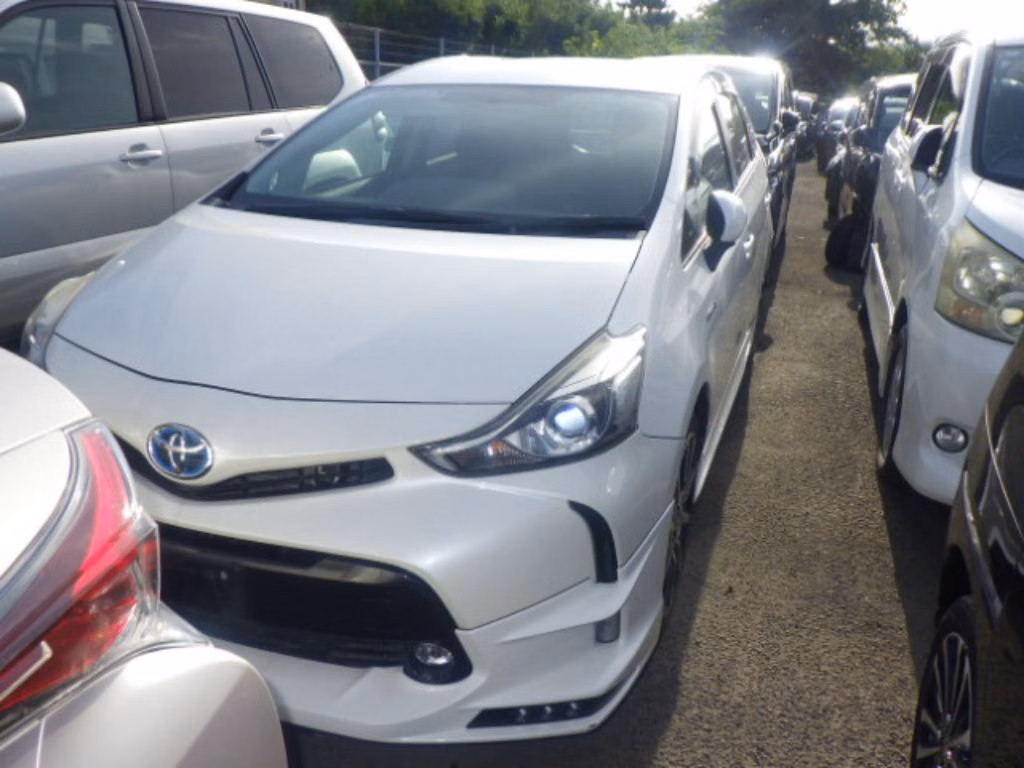 TOYOTA PRIUS ALPHA