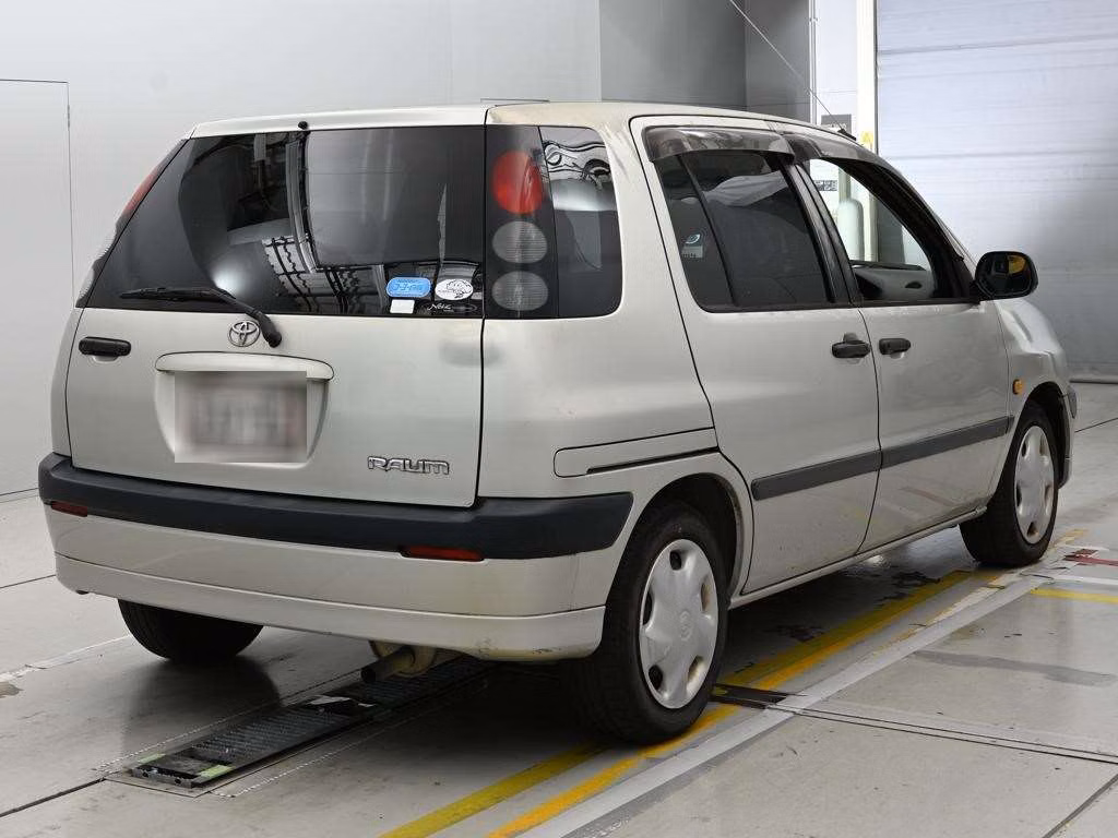 TOYOTA RAUM