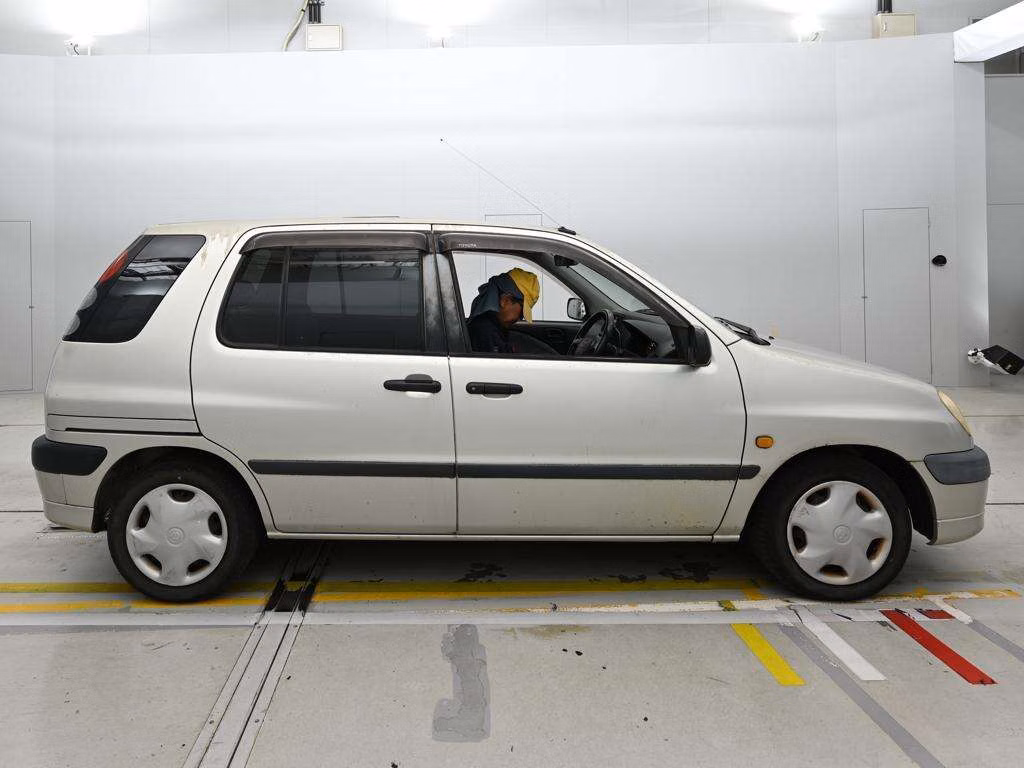 TOYOTA RAUM