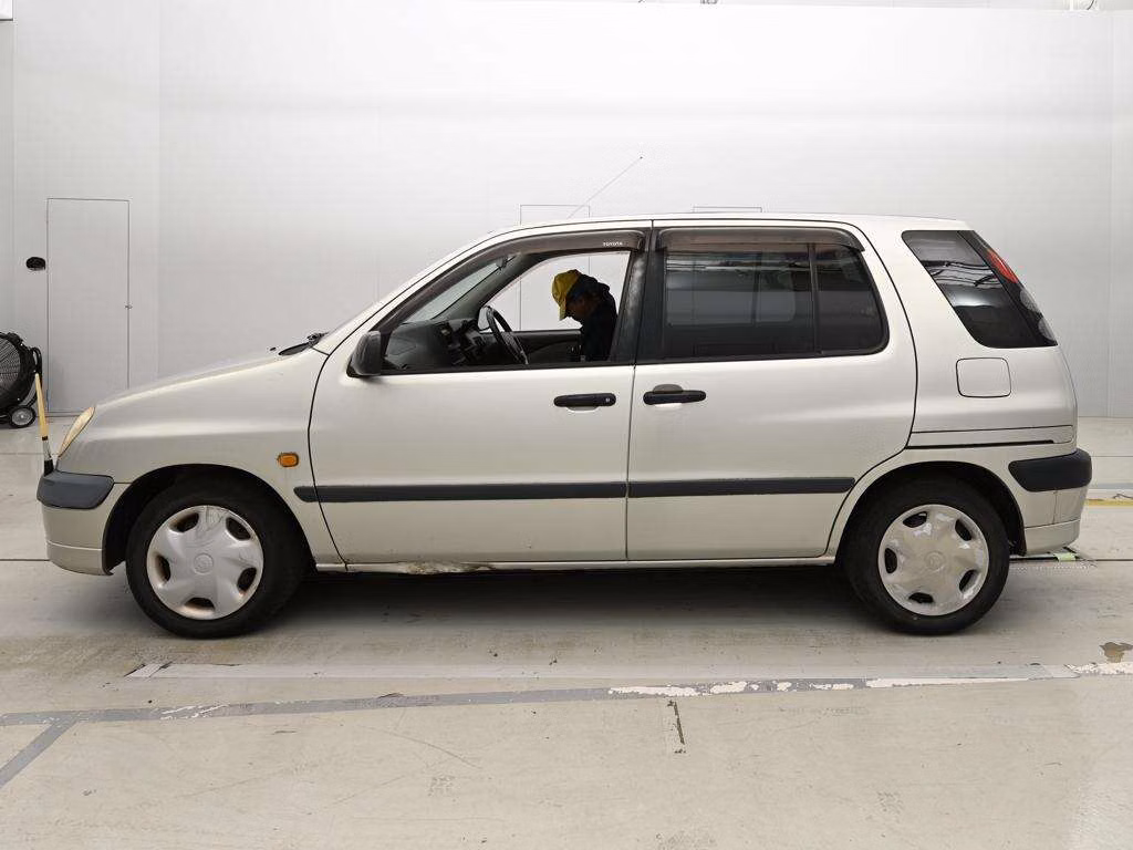 TOYOTA RAUM