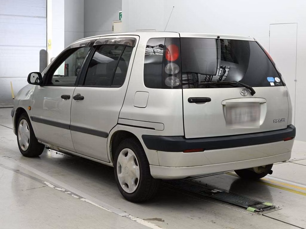 TOYOTA RAUM