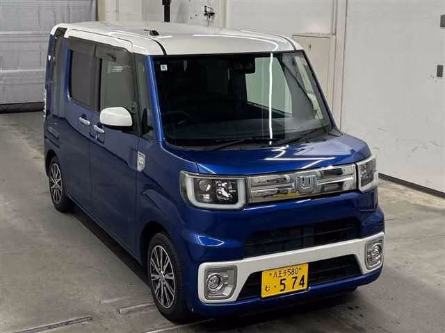 DAIHATSU WAKE