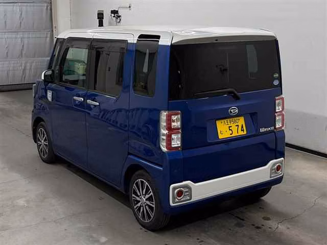 DAIHATSU WAKE