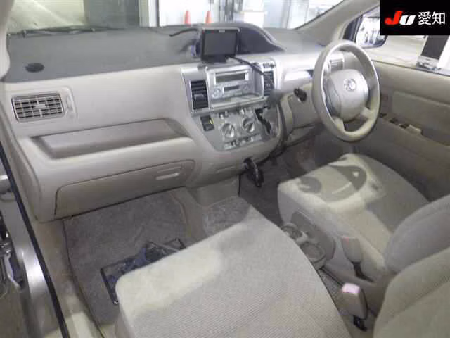 TOYOTA RAUM