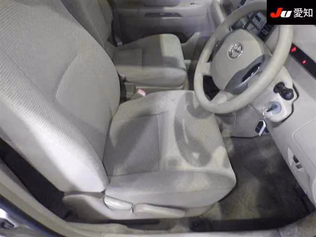 TOYOTA RAUM