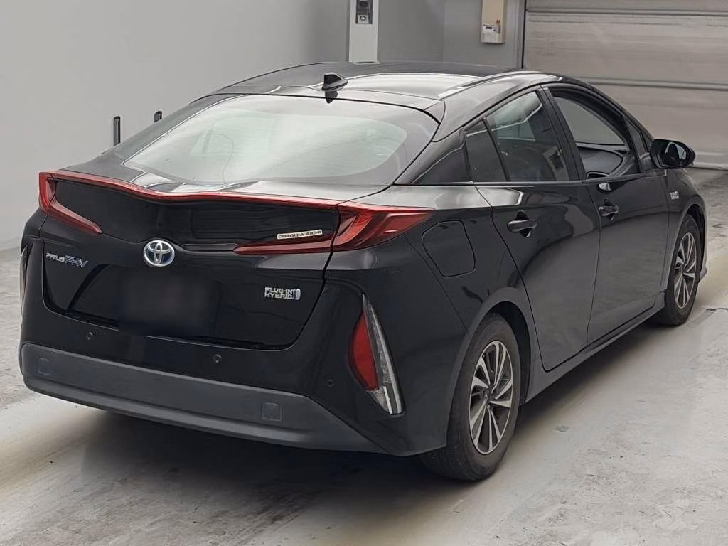TOYOTA PRIUS PHV