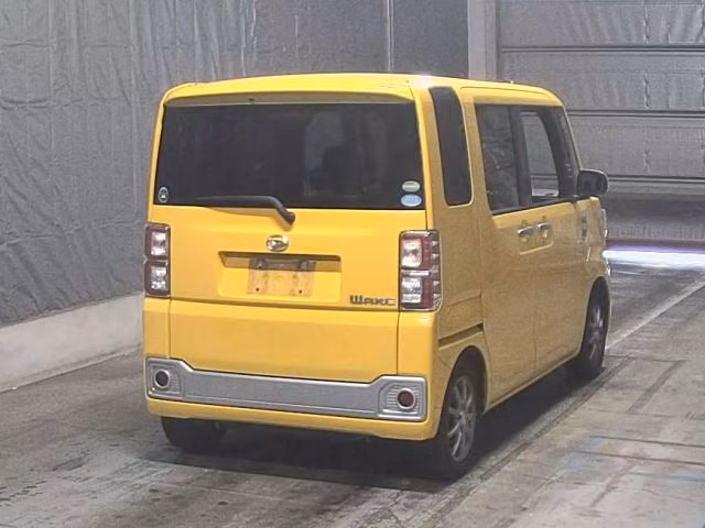 DAIHATSU WAKE