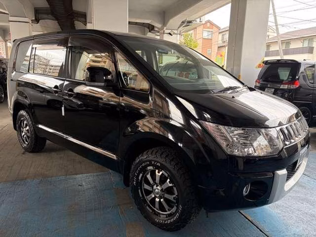 MITSUBISHI DELICA D:5