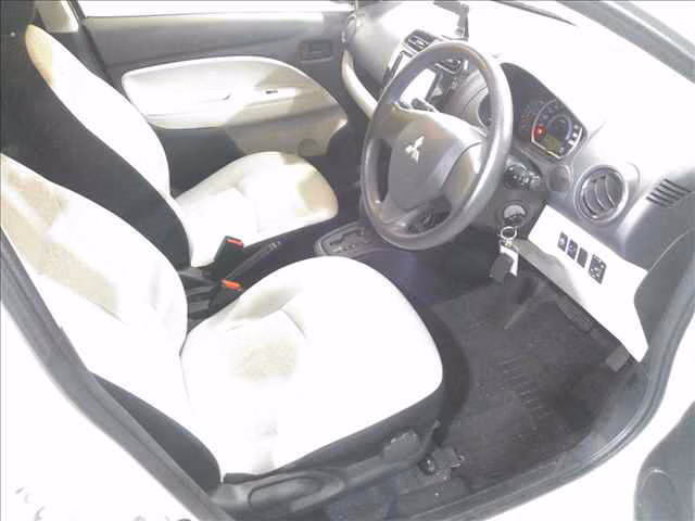 MITSUBISHI MIRAGE
