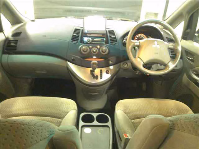 MITSUBISHI GRANDIS