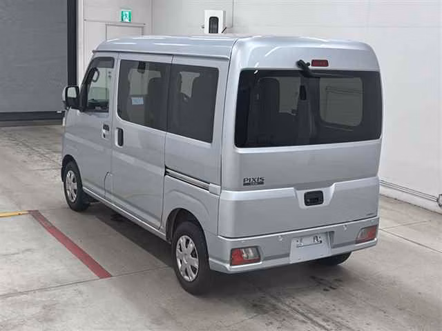 TOYOTA PIXIS VAN